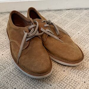 Clarks Tan Leather Oxfords